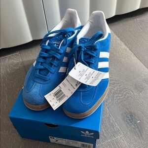 NWT Adidas Gazelle Bluebird Indoor Shoes size Mens 7/ Womens 8